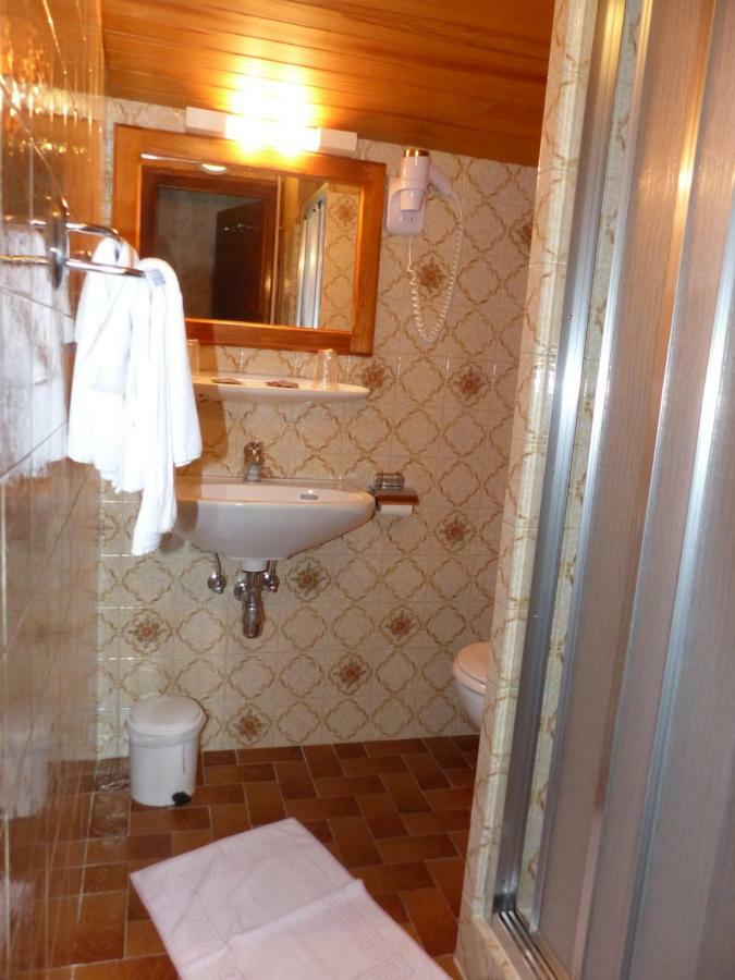 Hotel Bellachat Ла-Клюсаз Экстерьер фото